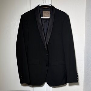 Zara Elegant Black Tuxedo Jacket Suit